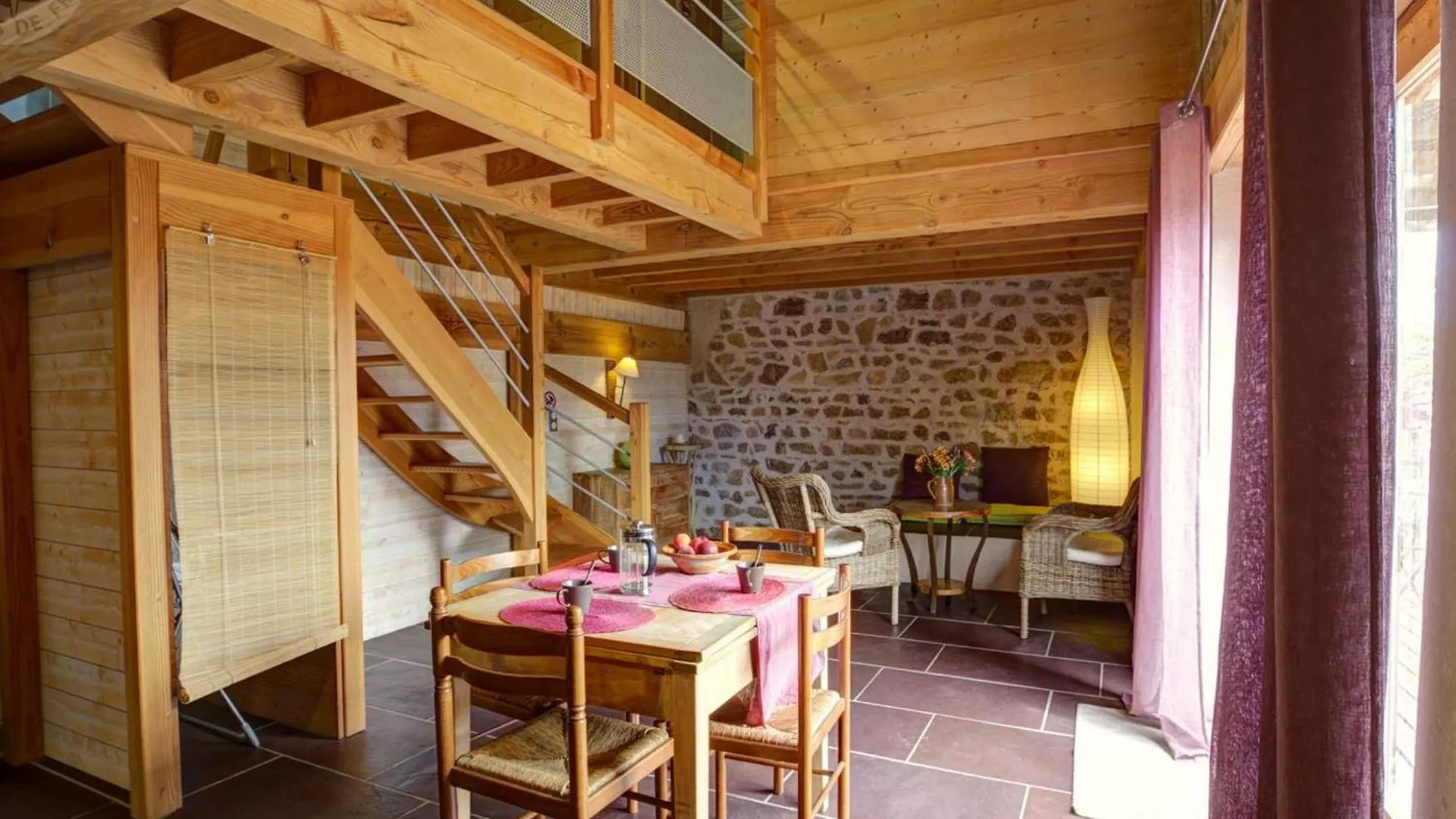 Holiday home Gite Confortable Avec Terrasse Privative - Wifi Gratuit - Fr-1-496-189 Saint-Romain-d'Urfe